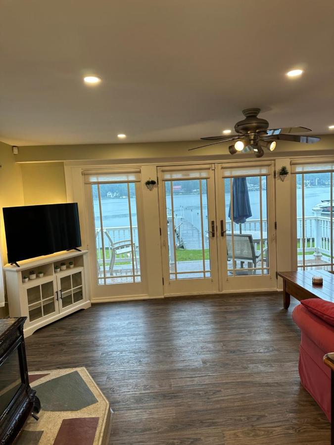 Waterfront Home With Dock Belmont Εξωτερικό φωτογραφία